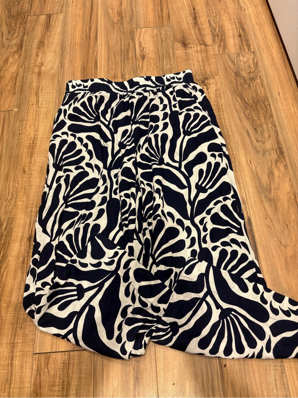 Women’s Navy & White Floral Swim Cover-Up Skirt